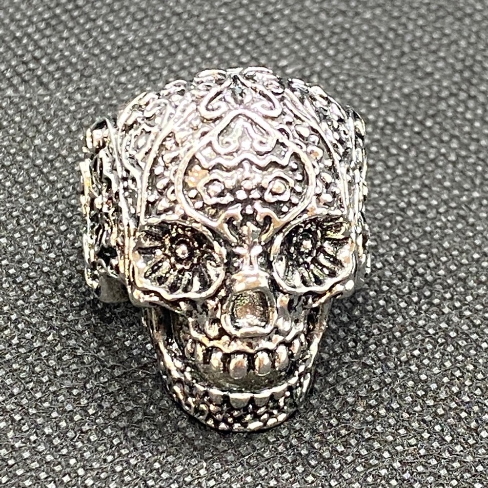 Stainless steel skull ring